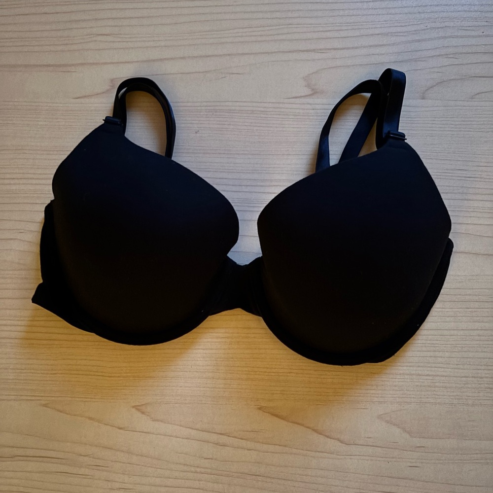 Victoria Secret underwire lightly lined bra